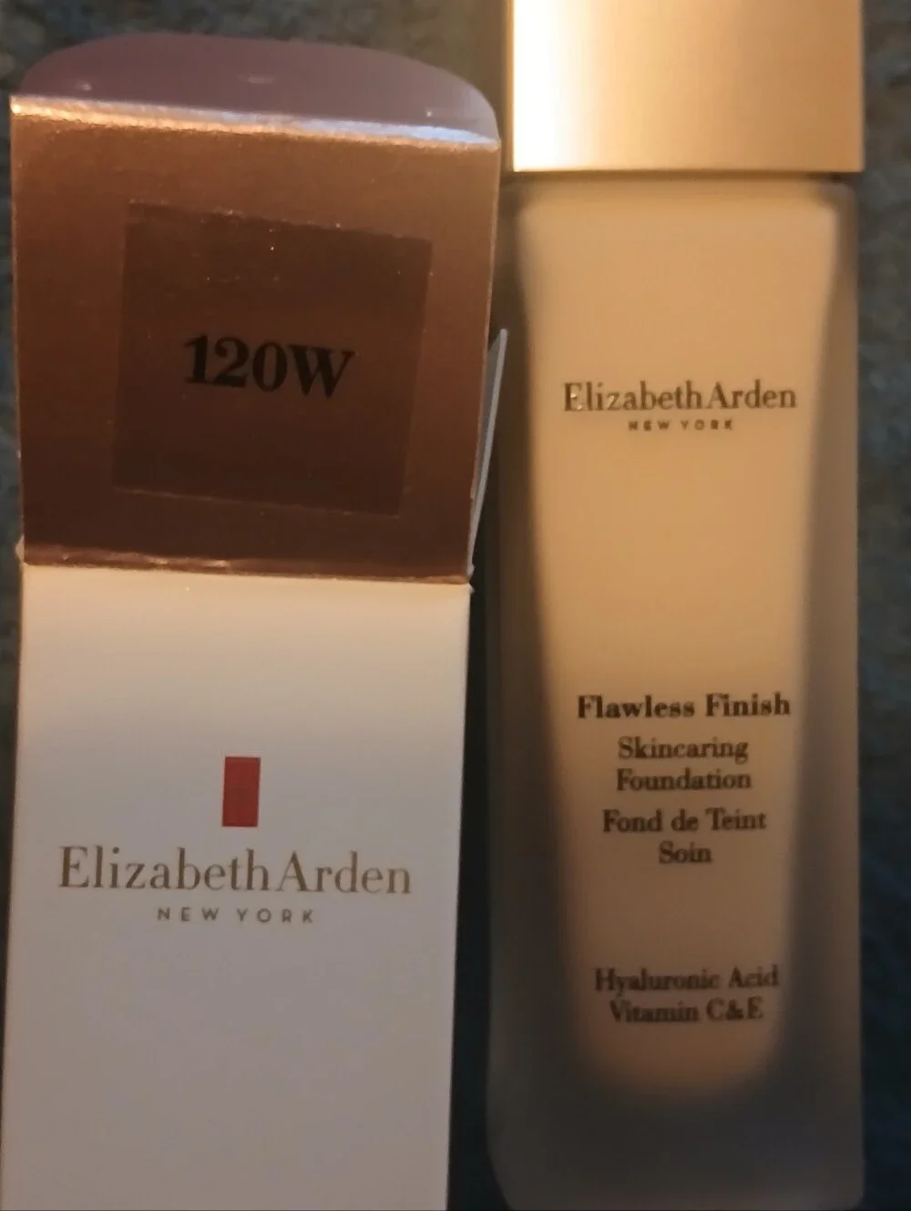 Elizabeth Arden Flawless Finish Skincaring Foundation - Cream Shade 120W